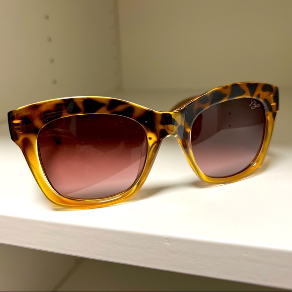 Infinity Accessories - Infinity animal print dun glasses